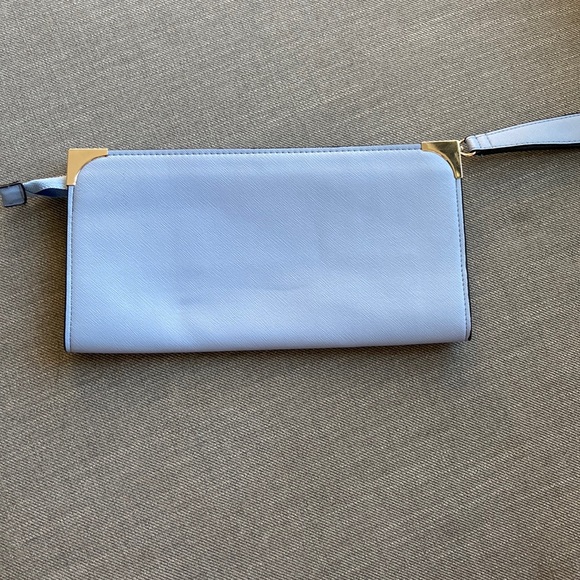 Pale blue clutch with detachable strap. - Picture 1 of 4